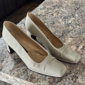 Vintage Stuart weitzman classic toe block heels